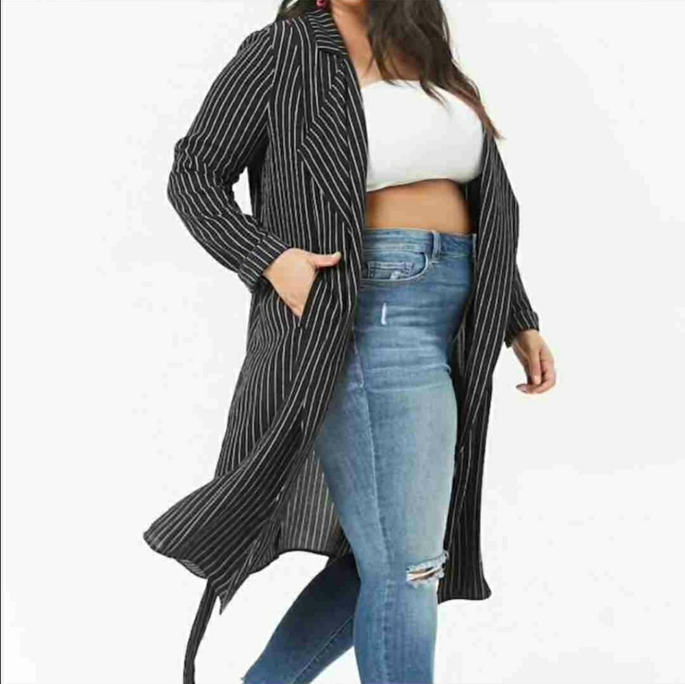 Euc Long line striped blazer with tie